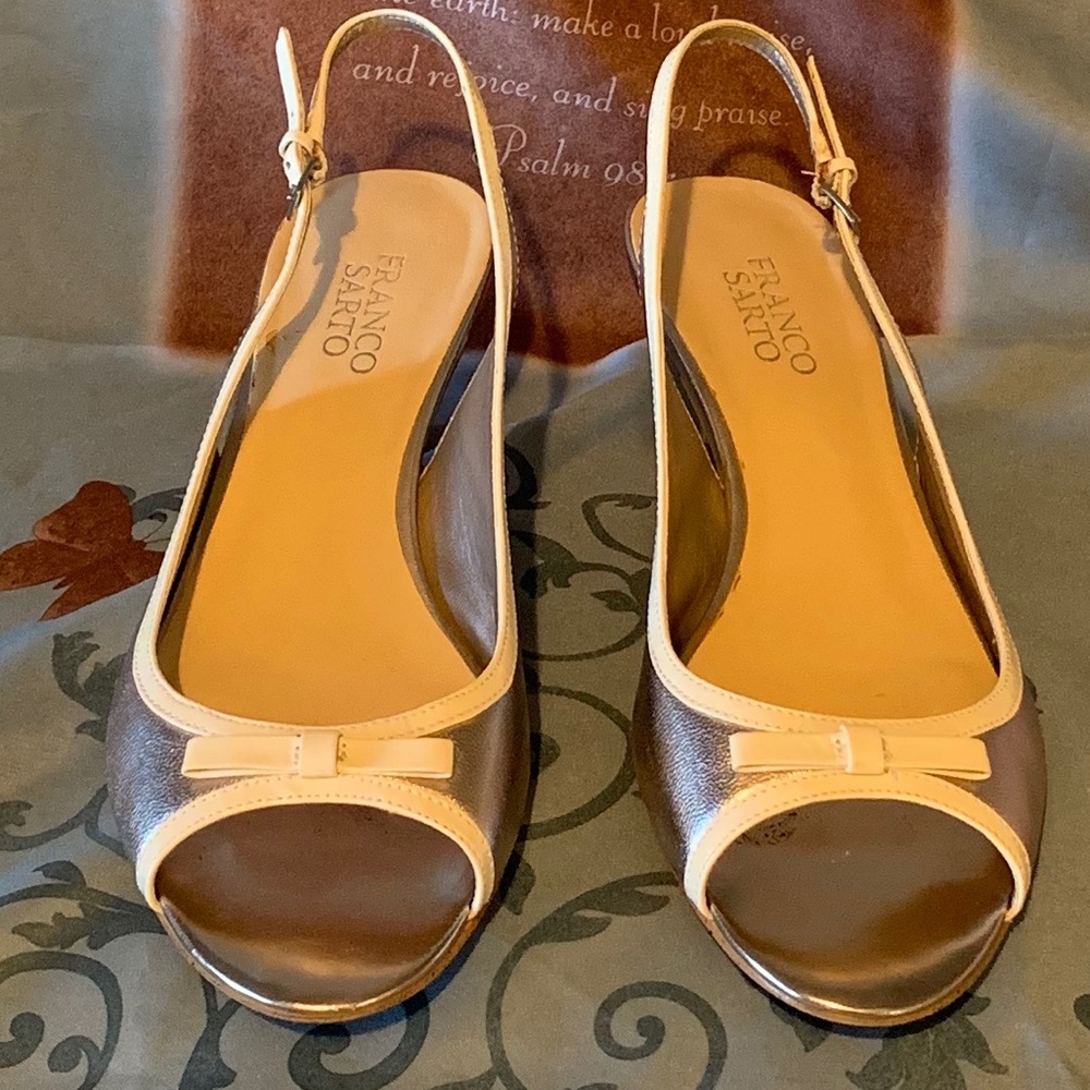 Elegant Champagne & Cream 2Inch Heal Shoe Bow
